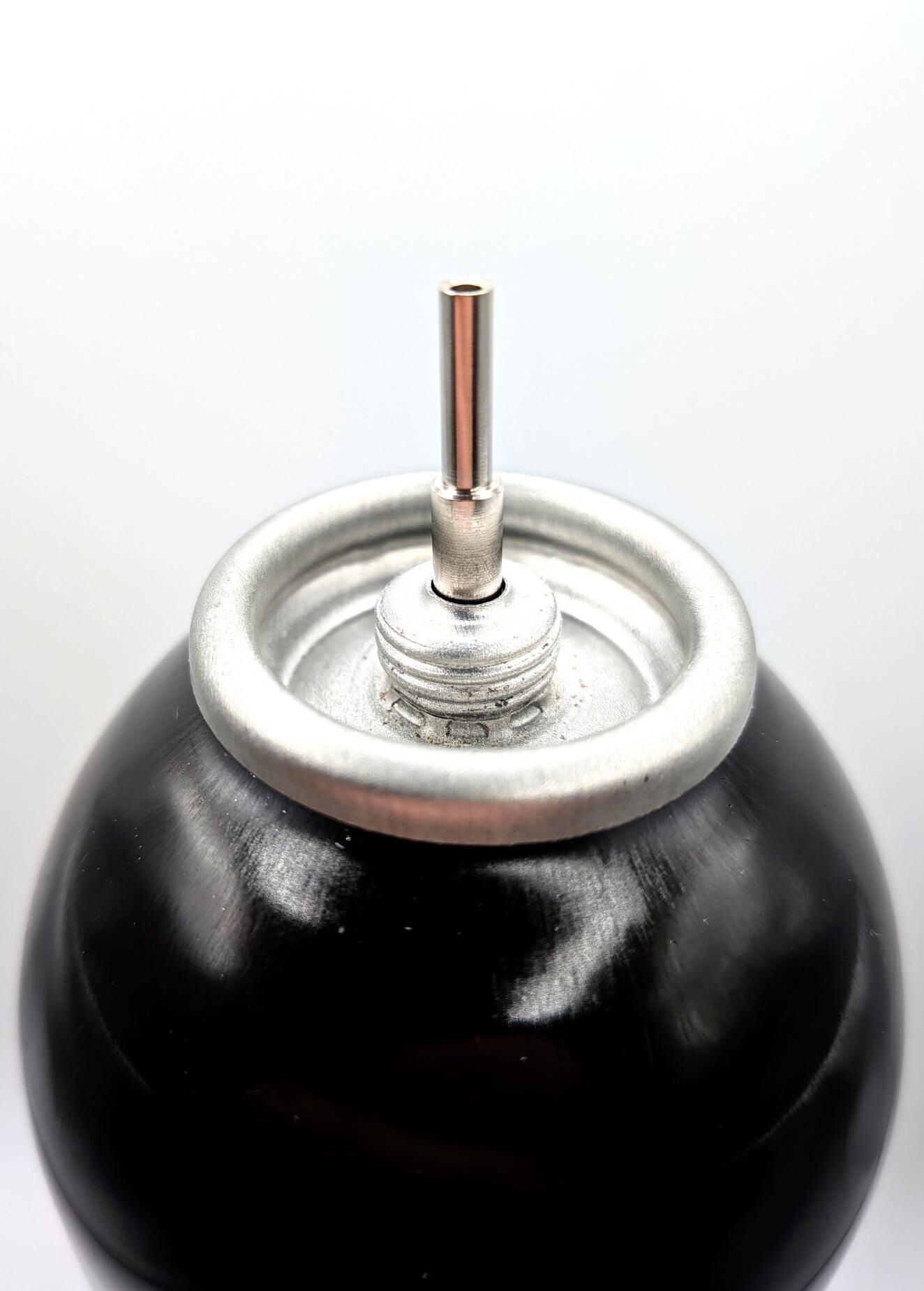 Rebel Precision 600ml Performance Blue Gas (Low Pressure: 9kg/128psi)